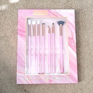 Eye brush set